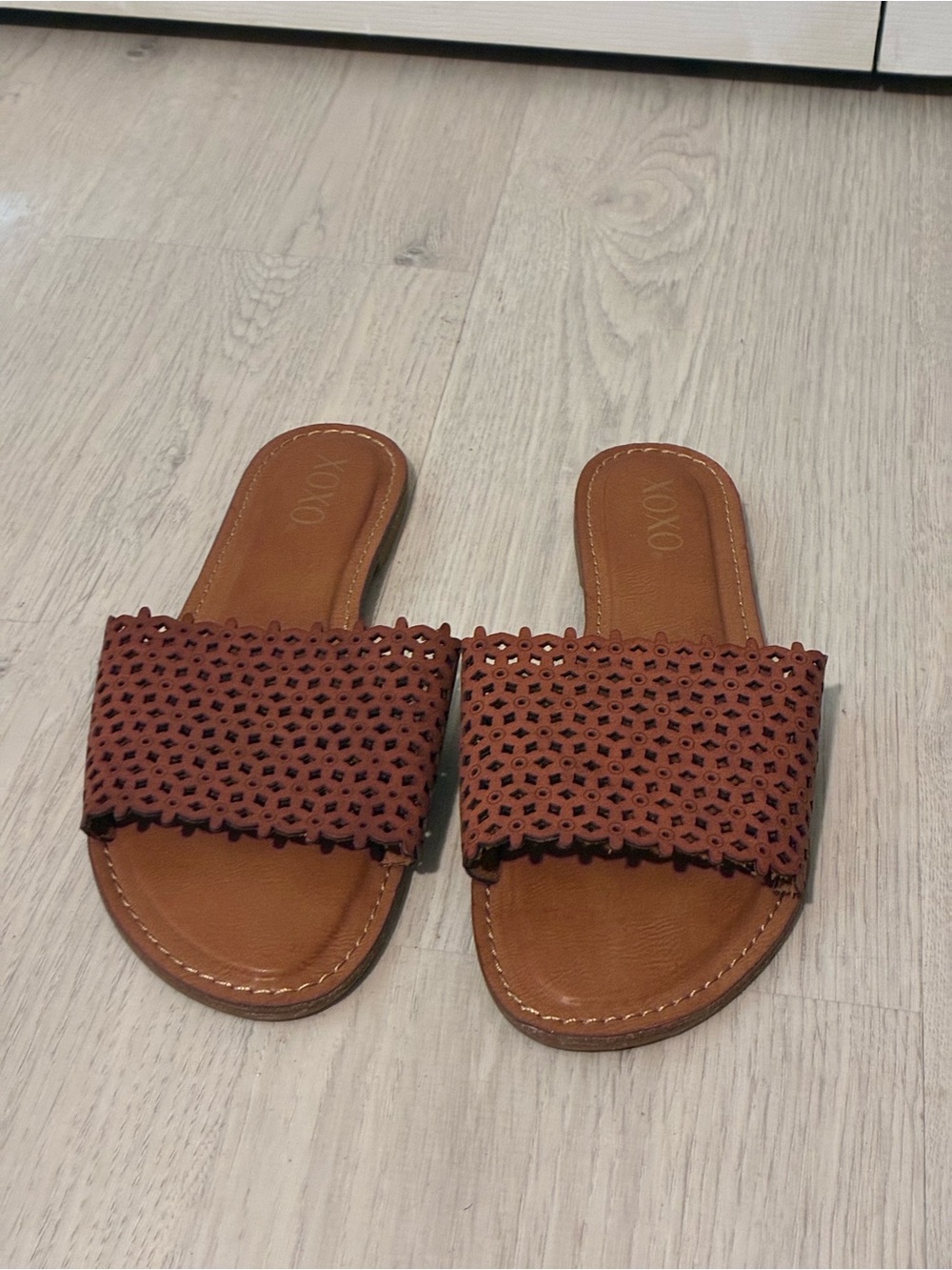 XOXO Women's Tan Brown Laser-Cut Slide Sandals - NWOT